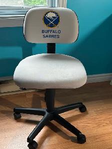 Desk chair/ chaise