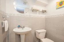 Downtown Toronto Suite - Bloor & Ossington - Photo 8