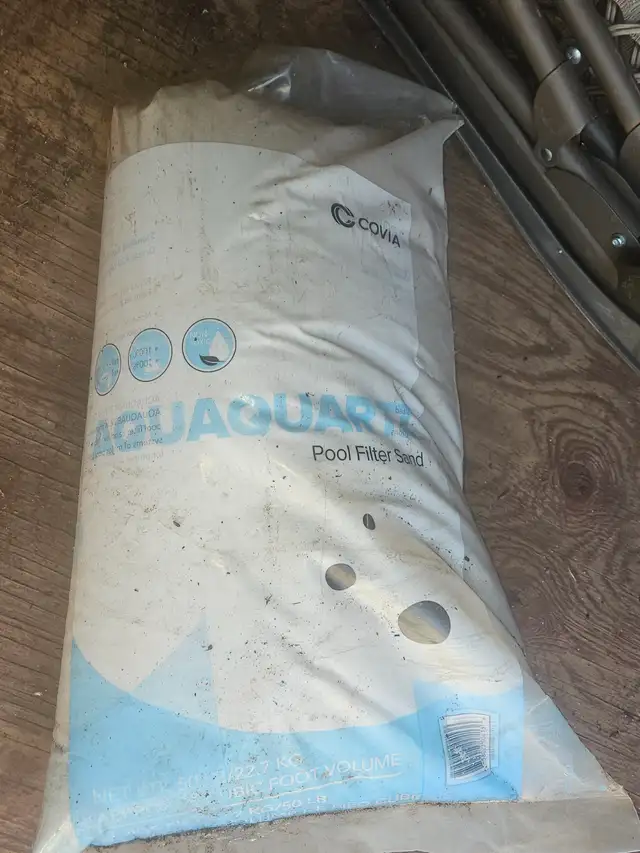 Free pool sand  read description