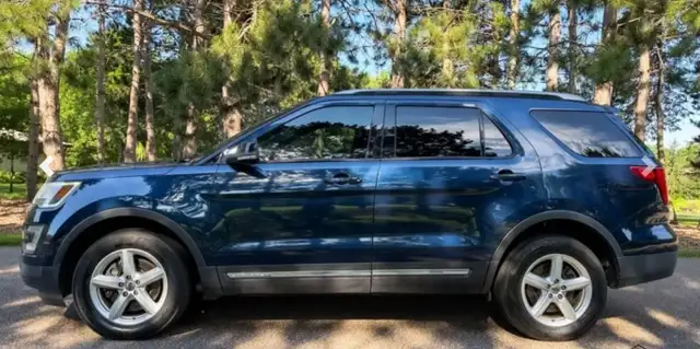 2017 Ford Explorer XLT SUV 7 Passenger
