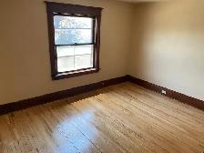 3 Furnished Rooms for Rent – near Niagara GO station - Photo 4