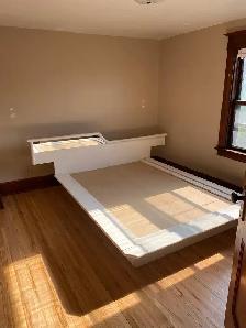 3 Furnished Rooms for Rent – near Niagara GO station - Photo 8