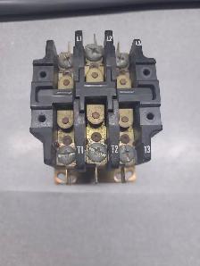 1 CONTACTEUR 3 POLE 25A 208/240V NEUF NEW DP3P25A240