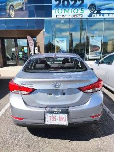 Hyundai Elantra - Photo 3