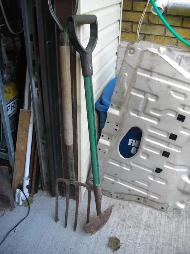 PITCH FORK AND ICE CHOPPER