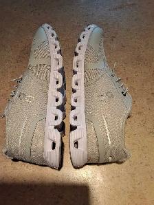 Chaussures Cloud 6 pour femmes grandeur 7.5 M neuves - Photo 3