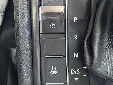2018 Volkswagen Tiguan ComfortlinePanoramic Roof , Apple CarPlay - Photo 22