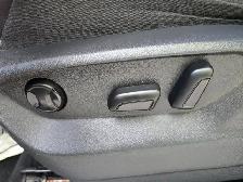 2018 Volkswagen Tiguan ComfortlinePanoramic Roof , Apple CarPlay - Photo 29