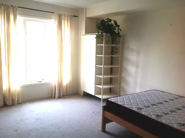 Big York Village Room for rent York University Available Sept