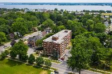 Stunning 3 Bedroom Apartment for Rent in Belleville! - Photo 11