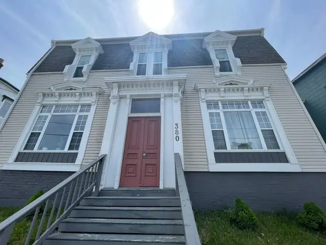 380 Union St #2 - 2BR Uptown, Bright, Hardwood Floors