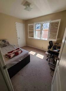 1 private fully furnished Room available - Photo 2