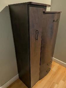 Commode à vendre.