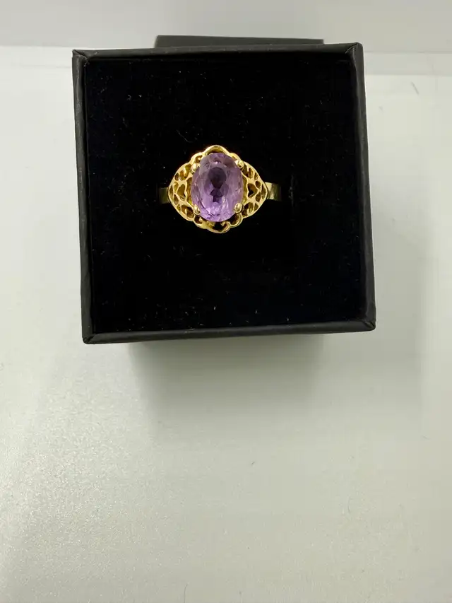 Women's 10K Gold Ring with Amethyst  ~Size 8
