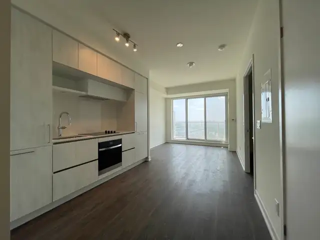 RICHMOND HILL: Brand New 1 Den/2Baths Condo For Rent w/PRKG