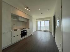 RICHMOND HILL: Brand New 1 Den/2Baths Condo For Rent w/PRKG