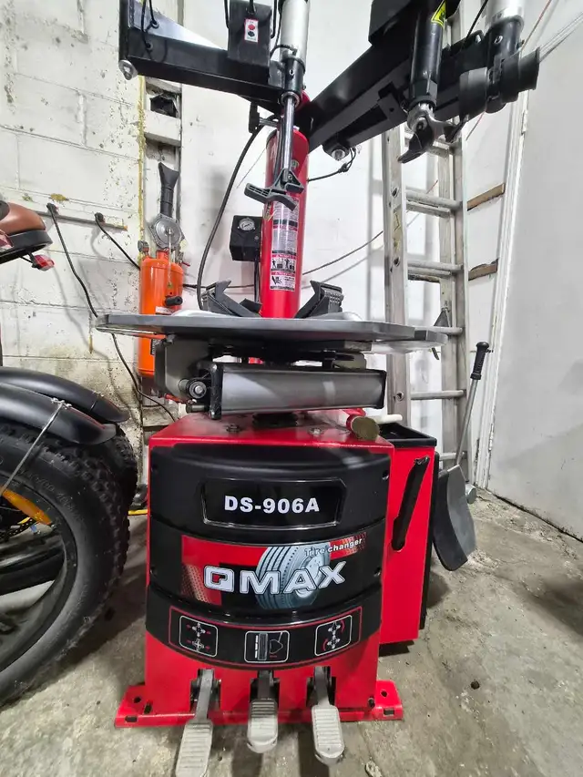 Machine pour pneu