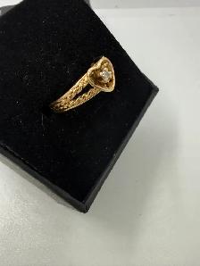 Women's 10K Gold Heart Ring w Small Diamond~Size 6.5 - Photo 2