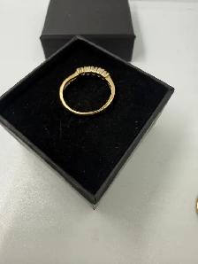 Women's 10K Gold Eternity Band with Diamonds and Emeralds~Size 7 - Photo 3