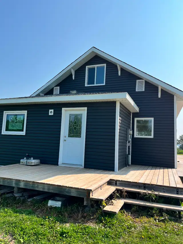 Lakefront 4-Season Home