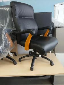 Chairs/Keilhauer Danforth leather chair/Top executive chairs - Photo 2