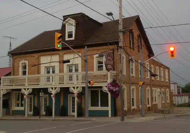 Bright 2-Bedroom Downtown Milverton Apartment