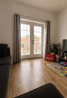 Bright 2-Bedroom Downtown Milverton Apartment - Photo 3
