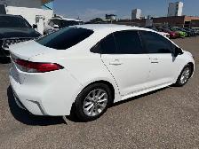 2021 Toyota Corolla LE - Photo 2