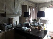 private queensize clean room in  large  home. traf upper middle - Photo 8