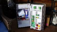 MINI FRIDGE/FREEZER FRIGIDAIRE,ASK$80 AMAZON($299)`416-409-8558 - Photo 3