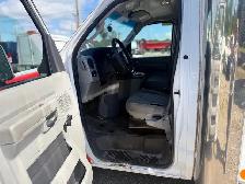2021 Ford E- 450 Reefer Van - Photo 9