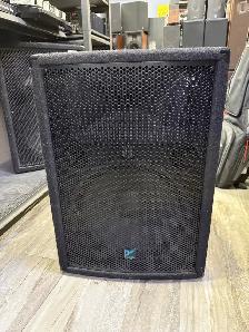 Yorkville YX15P 200-Watt Powered Loudspeaker