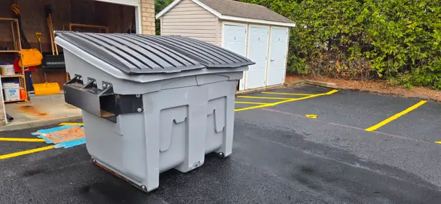 Conteneur à déchets – 4 verges cubes