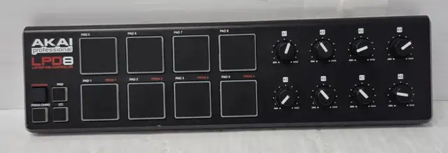 (N9749213) Akai LPD8 Laptop Pad Controller