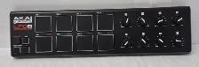 (N9749213) Akai LPD8 Laptop Pad Controller
