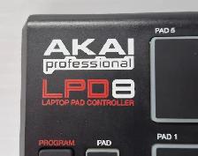 (N9749213) Akai LPD8 Laptop Pad Controller - Photo 2