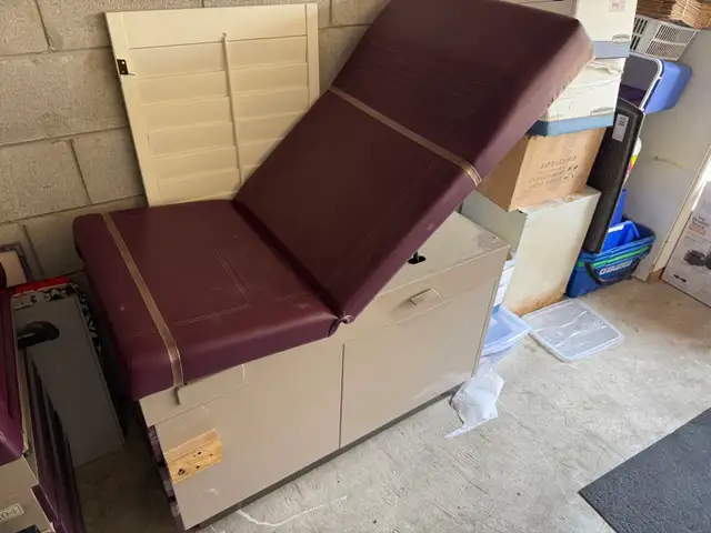 Ritter 104 Medical Examination Table