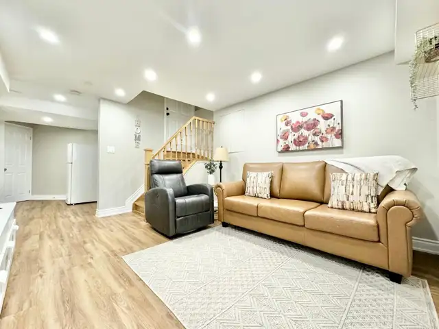 1 Bedroom-Private Entrance | Ensuite Laundry | Driveway Parking