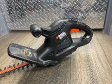 BLACK DECKER Hedge Trimmers - Photo 2
