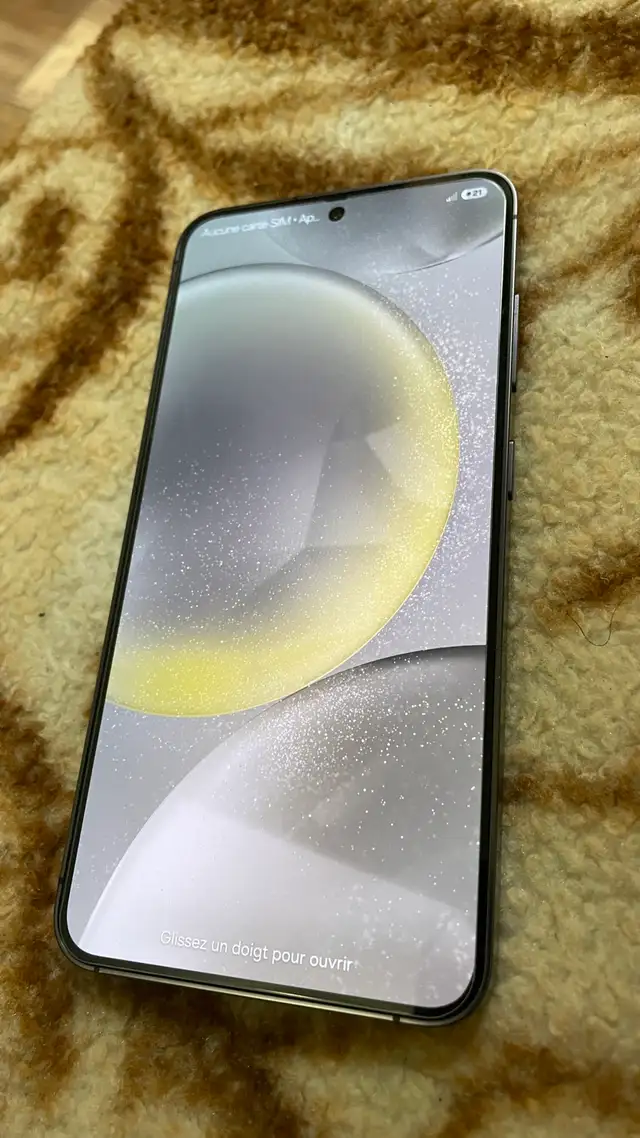 Samsung S24 Debloque  ( Lire Description)
