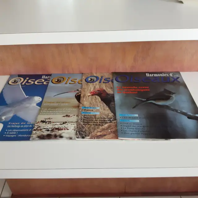 4 VOLUMES ADO D'HARMONIE D'OISEAU, $4.00 CHACUN 0U $15.00 LES 4