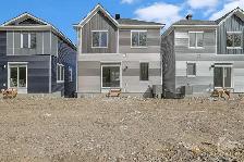 Detached Home in Half Moon Bay - Photo 7