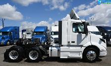 2022 Volvo VNR Daycab - 461K Kilometers Driven - Photo 4