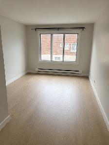 4 ½ ENTIÈREMENT RÉNOVÉ – VIEUX-LONGUEUIL - Photo 2