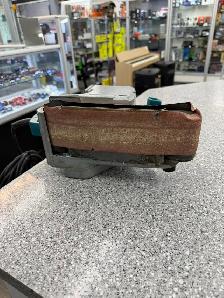 Makita 9924DB Belt Sander - Photo 2