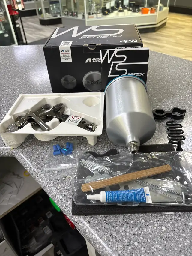 IWATA WS400 SERIES 2 SPRAY GUN BNIB