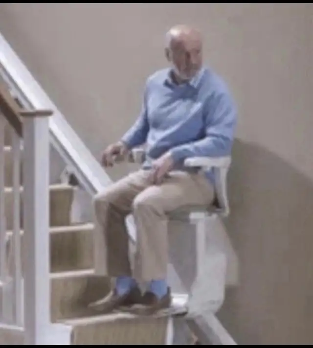 Stairlift for Elderly Swivel Rotates Foldable