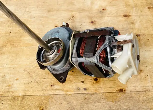 Drive assembly, transmission, motor and pump,