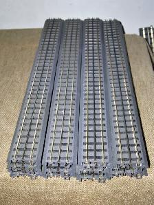 16 Pieces MTH REALTRAX 30' LONG STRAIGHT solid rails