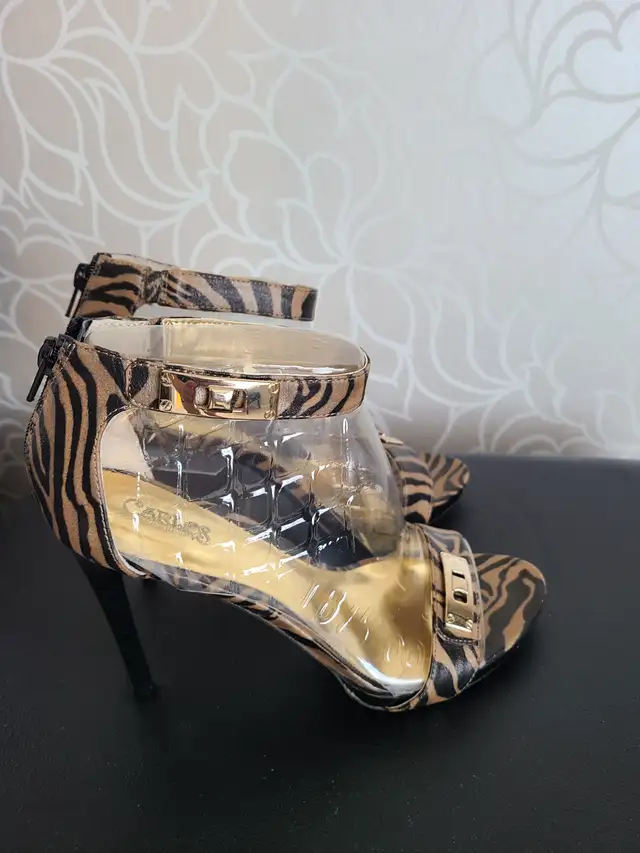 Brand New Women Shoes Size 9